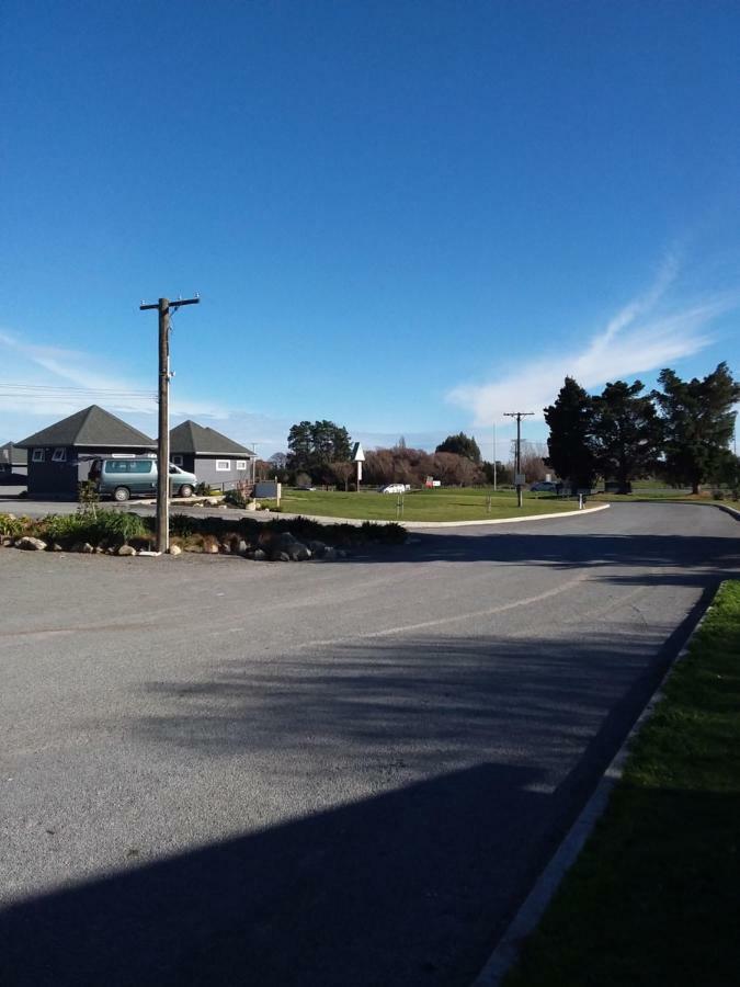 Pine Lake View Lodge Kaiapoi Exterior photo